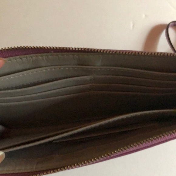 NWT Authentic Coach Lavender Wristlet Leather - Picture 2 of 10